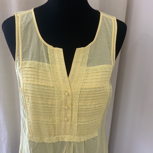 ModCloth NWOT Buttercup Eyelet Top size M - Picture 6 of 15